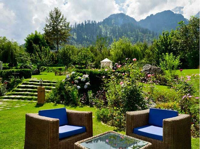 Know the Best Hotel in Manali for Honeymoon – Solang Valley Resorts