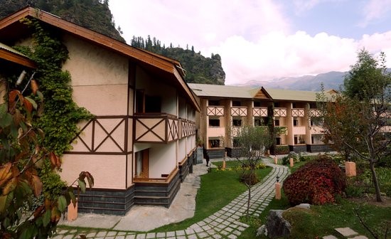 Top 8 Tips for Choosing the Best Luxury Hotel in Manali